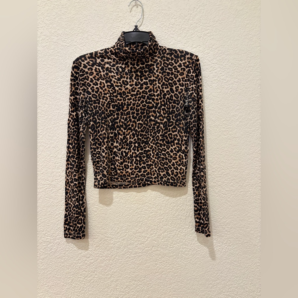 Zara Leopard Print Cropped Turtleneck Top Size M Animal Print Stretch - Picture 2 of 6